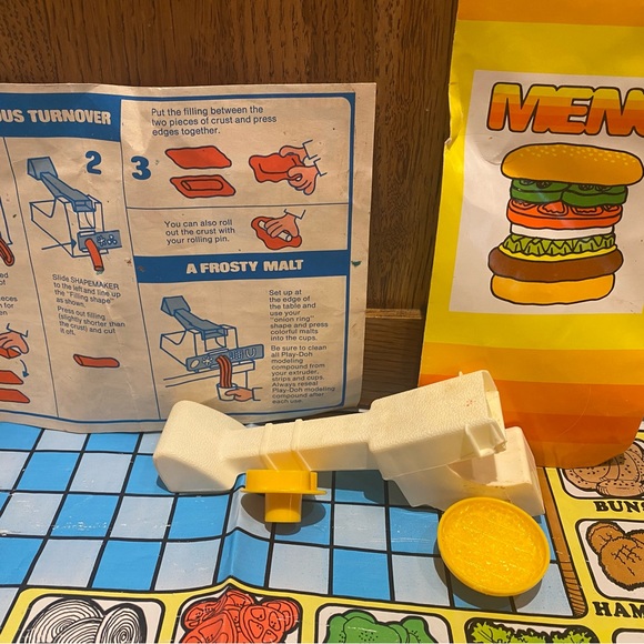 Vintage 1977 Burger King General Mills Play Doh Mat, Pieces, Pamplet - Picture 2 of 9